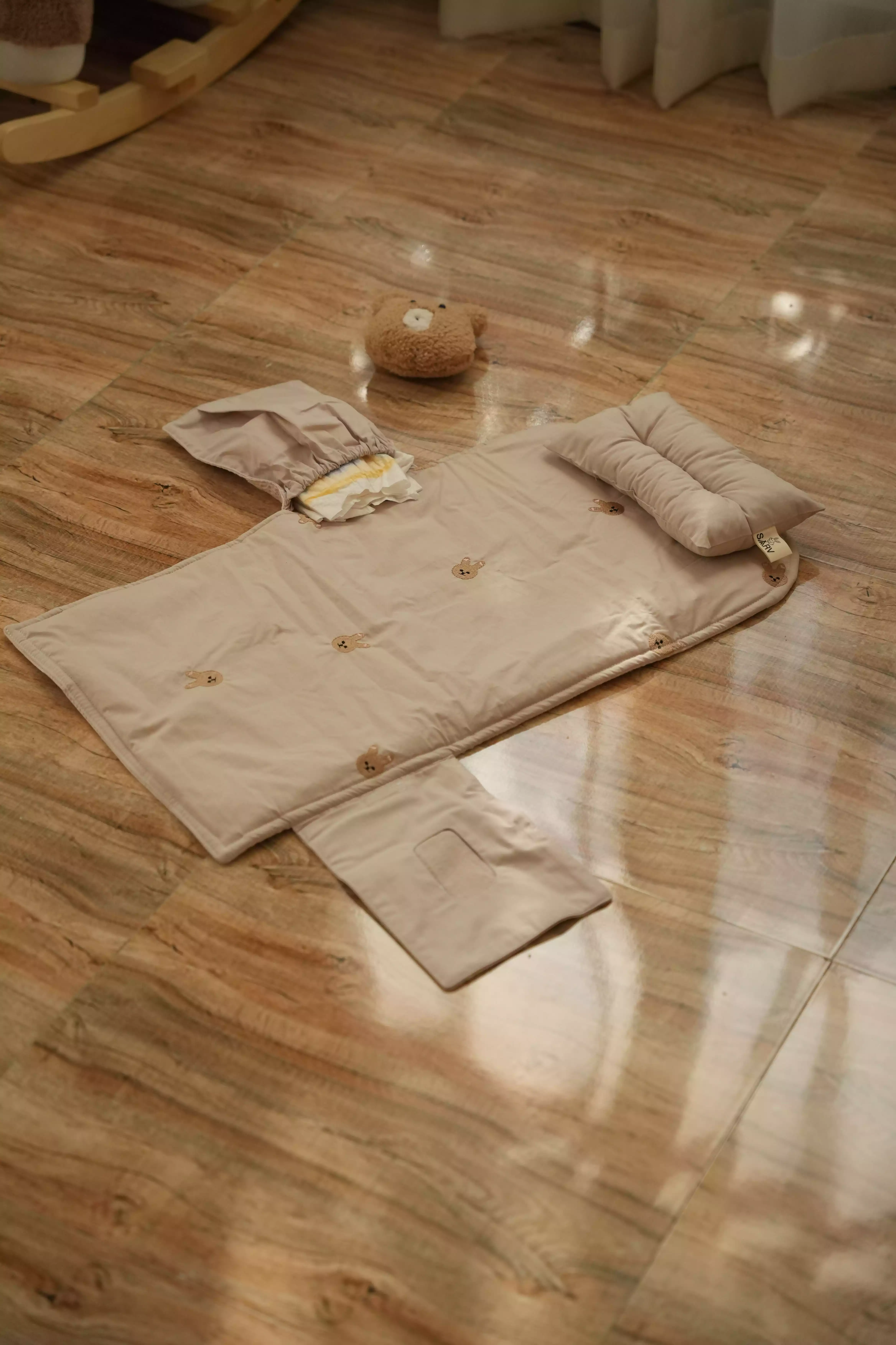 زیرانداز تعویض پیکه خرگوش گلدوزی نسکافه ای