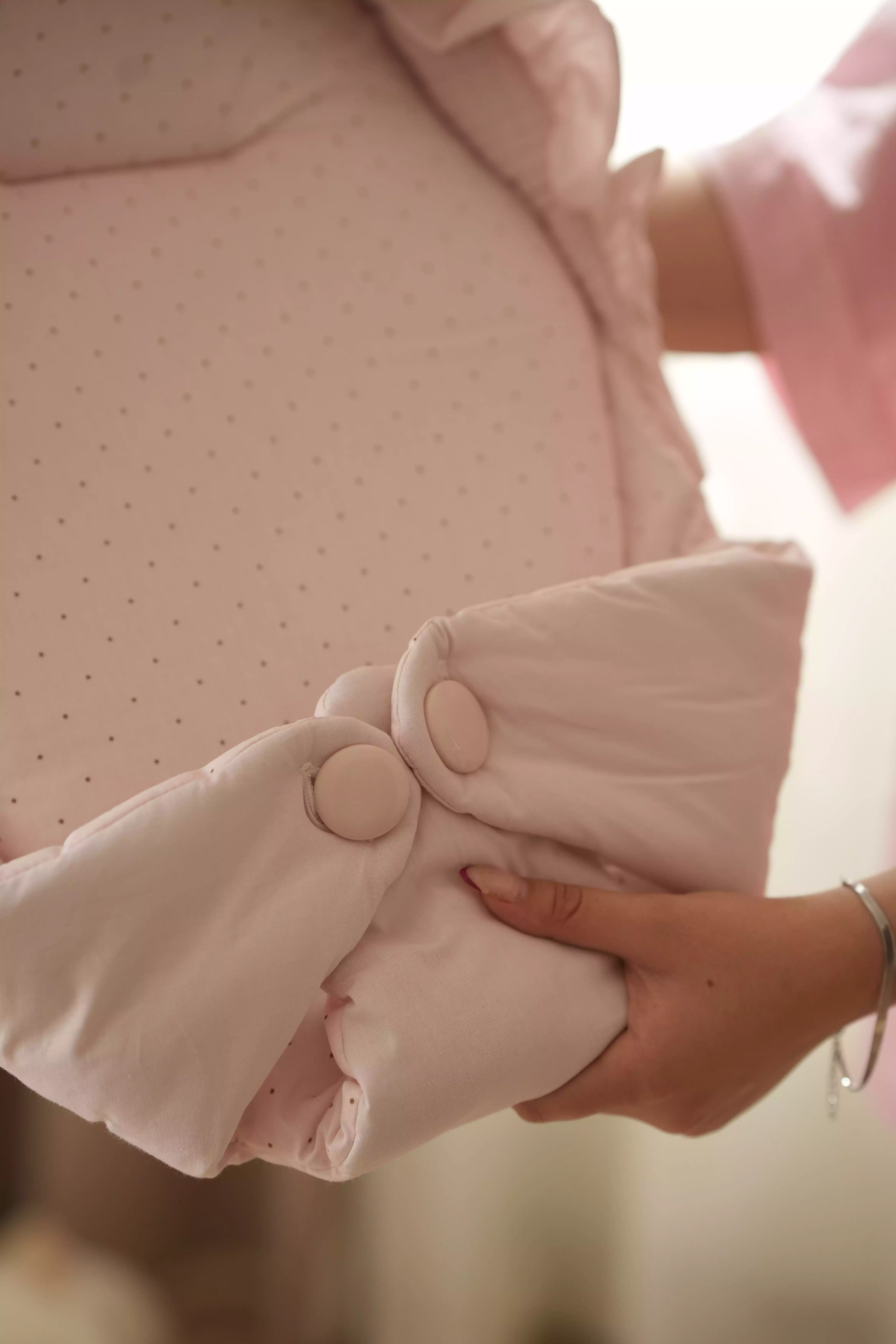 آغوشي وافل خالدار صورتی